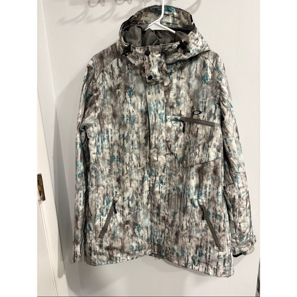 Oakley Parka Ski Jacket Green, Tan and Gray Interior Label Detail
